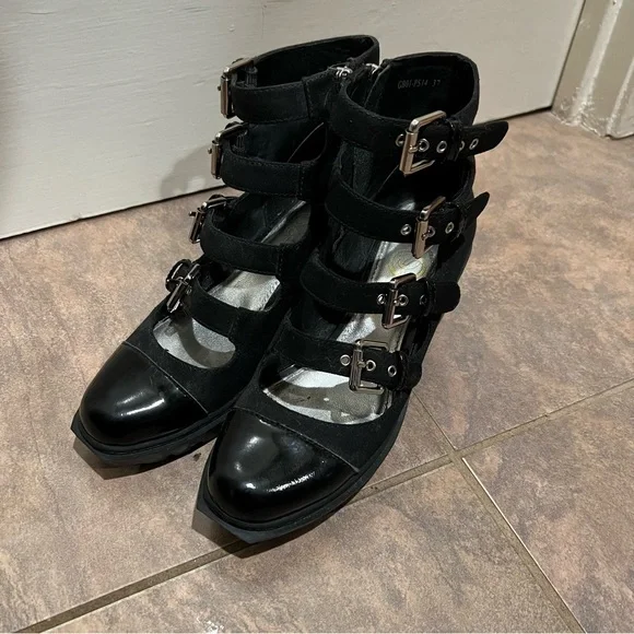 Opening Ceremony Black Cutout Buckle Ankle Boots - Picture 4 of 5